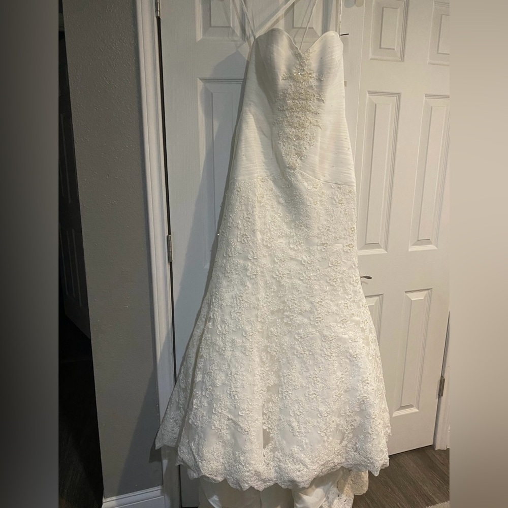 Olge Cassini wedding dress size 6 NWT